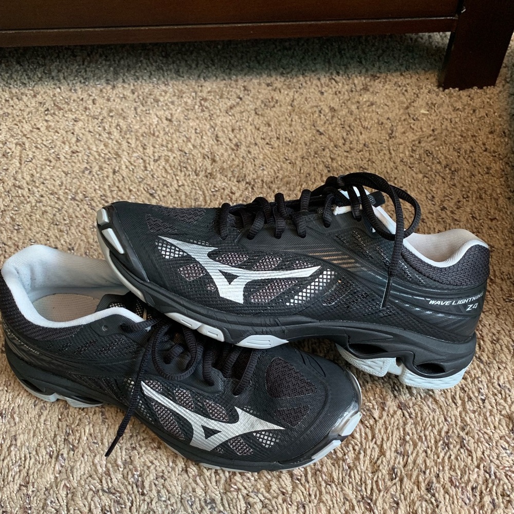 Volleyball/running Mizuno shoes!
